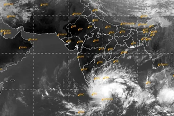 मध्य महाराष्ट्रात अतिवृष्टीची शक्यता; काय आहे देशातील स्थिती